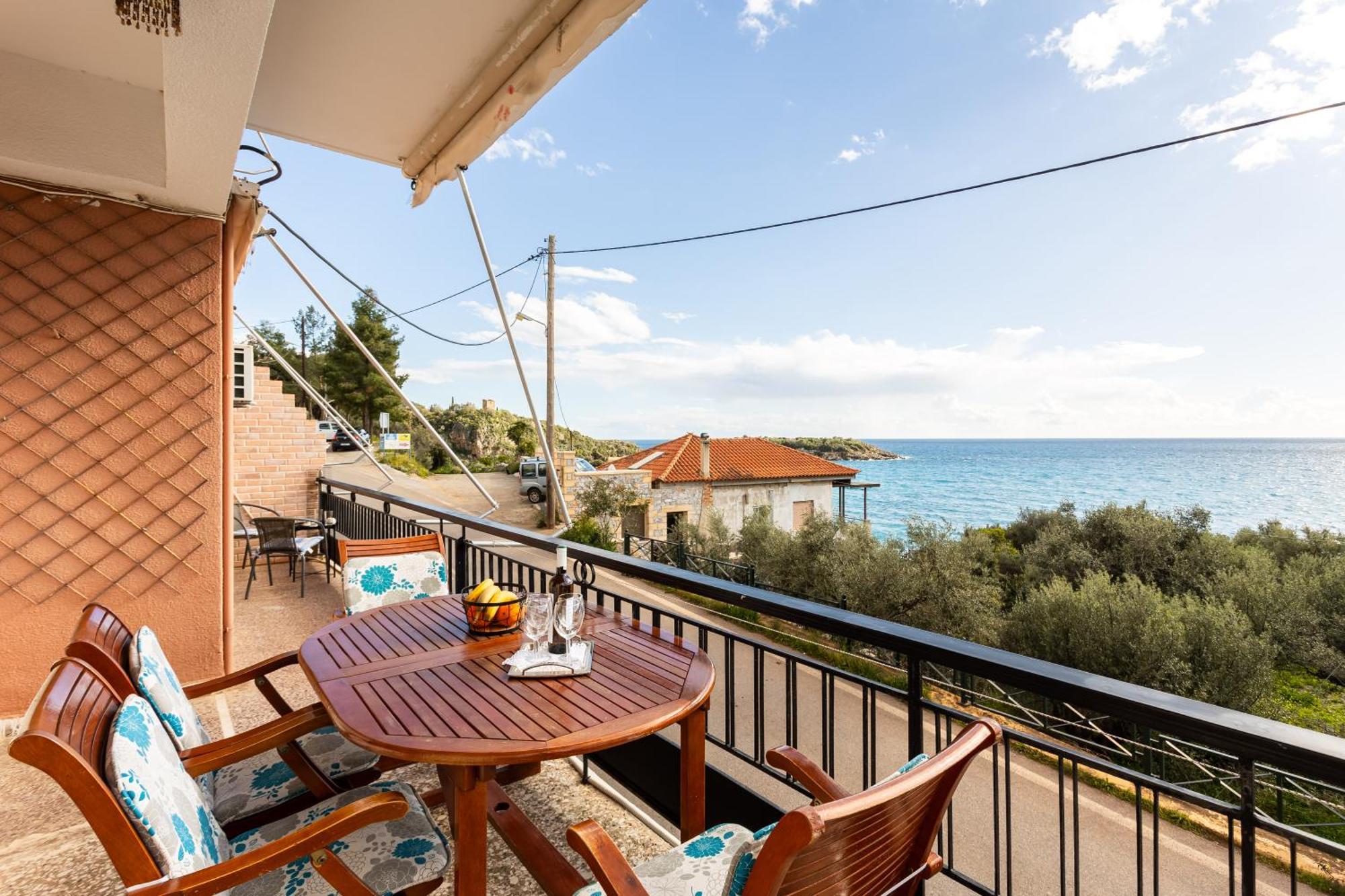 Sunset Serenity - Kardamili Seaside Getaway Exterior photo